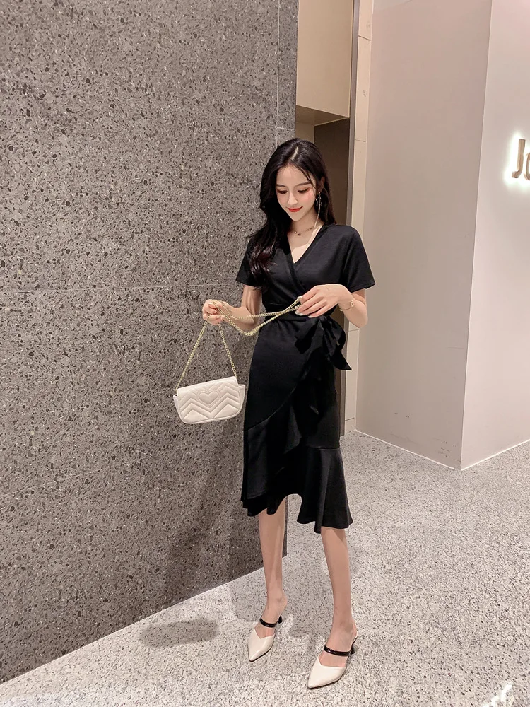 

2020 summer new French vintage yamamoto slimming the knee v-neck Hepburn little black dress ruffled dress