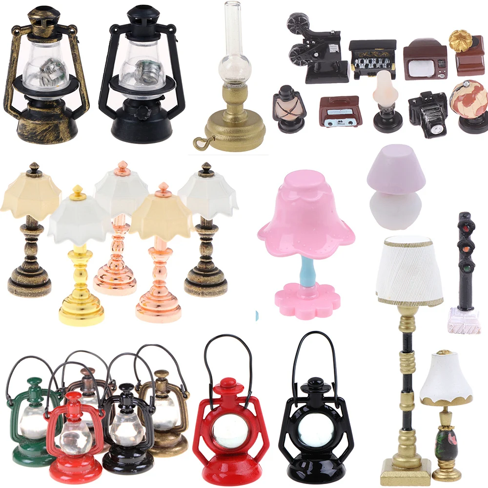 

1PCS 1:12 Miniature Table Candlestick Retro Kerosene Lamp Doll House Accessories Dollhouse Furniture Toys Lamp Decor