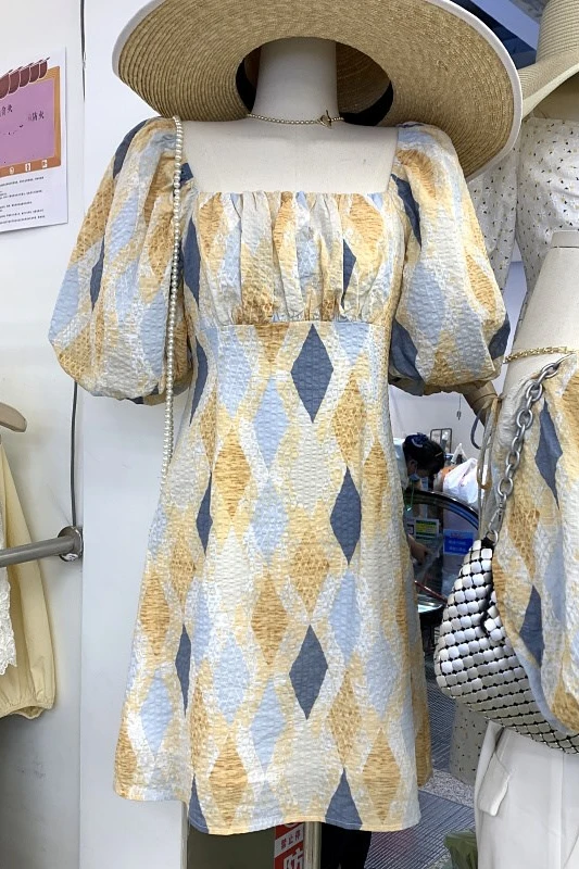 

Vintage Puff Sleeve Dress Women 2021 Summer New Waist-Controlled Square Collar Tartan Slimming Dress Mid-Length A- Line Dress