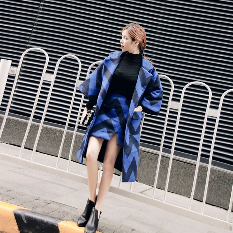 Женский твидовый костюм осенне-весенний из 2 предметов с короткой клетчатой