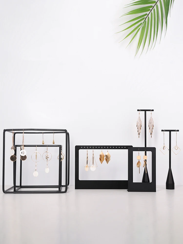 

New Fashion Geometric Black Metal Earrings Display Stand Jewelry Display Holder Stud Drop Earrings Display Rack