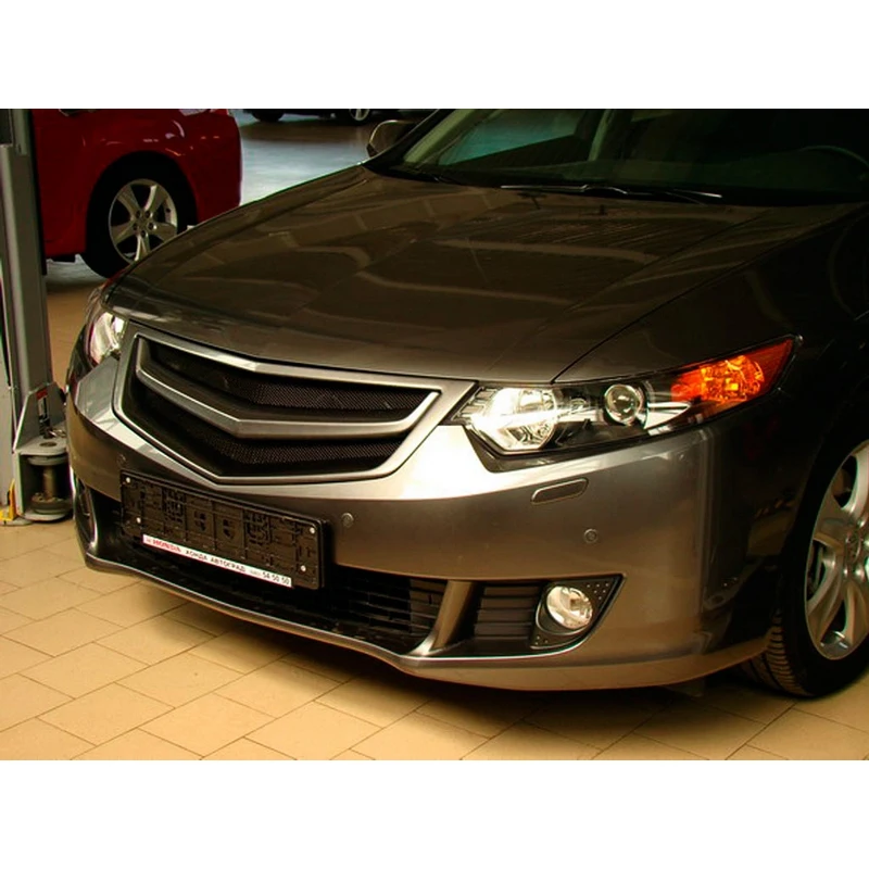 Honda Accord 8 2008-2010 Решетка радиатора &quotSport"с металлической сеткой и центральной