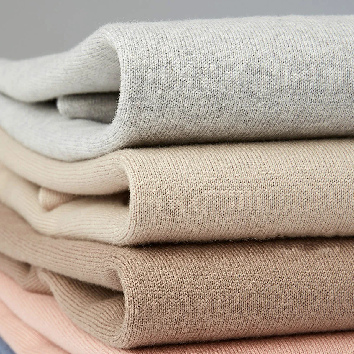 Мужской свитер с длинным рукавом желтый тонкий яркий трикотажный пуловер