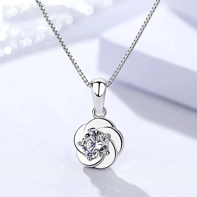 

Женская подвеска из серебра 925 пробы с бриллиантами