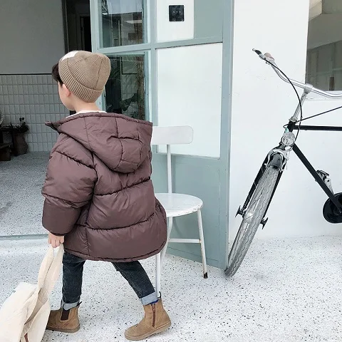 coffee Новые зимние детские пальто с хлопковой подкладкой детская одежда Свободное длинное стильное пальто Толстые парки с капюшоном для мальчиков и девочек теплая верхняя одежда - Цвет: coffee