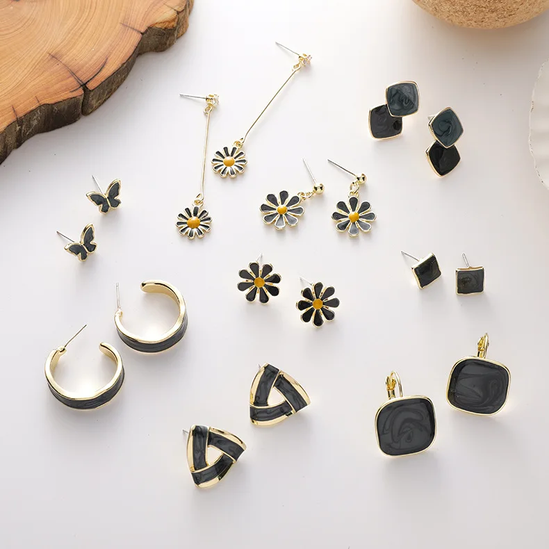 

Stud Temperament Simple Earrings Hot Selling Fashion New Flower Butterfly Blue Geometric Earrings Modern Girl Gifts For Party