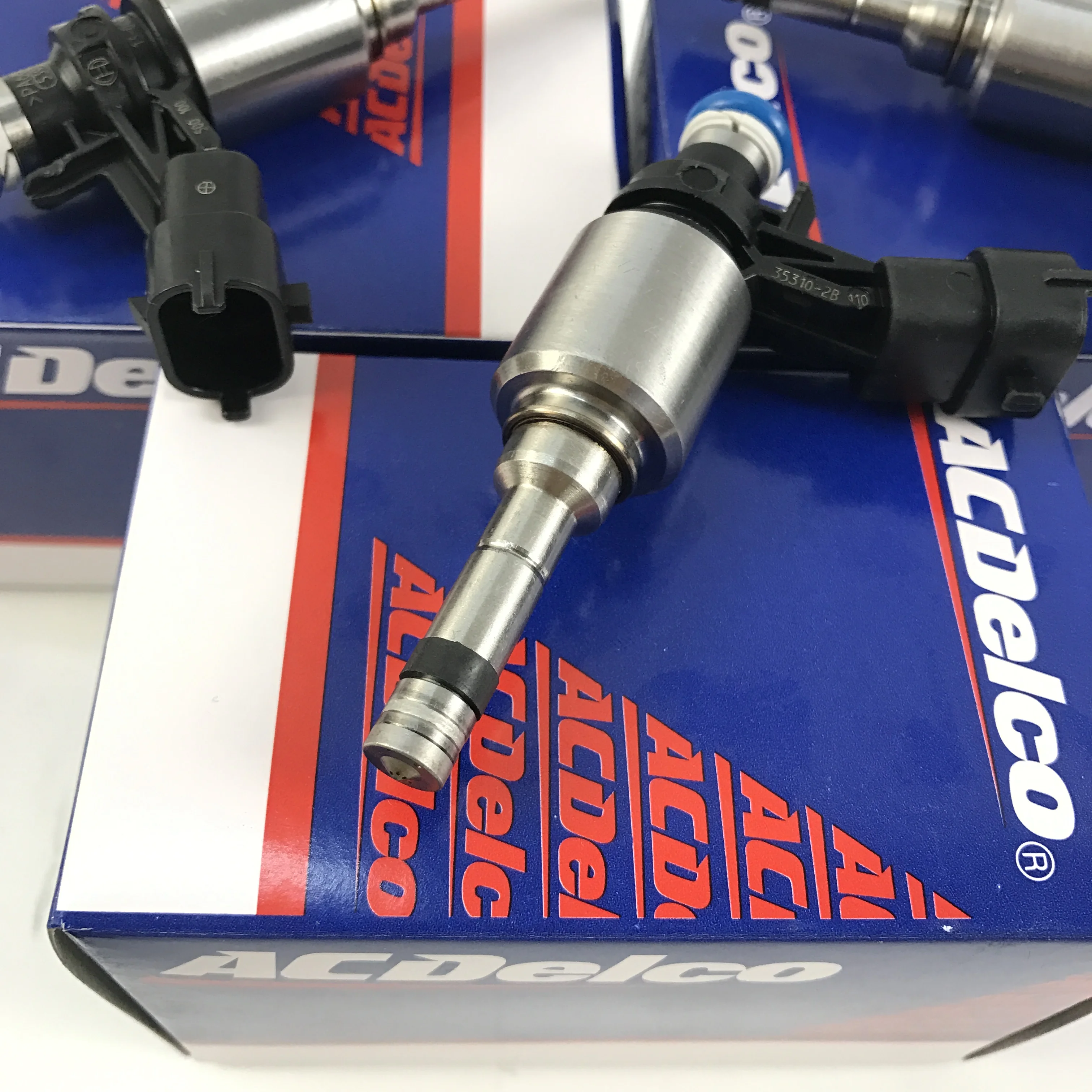 

1PCS Original Car Fuel Injector for Buick New Regal New Lacrosse 2.4 3.0 Enclave SRX New GL8 3.0