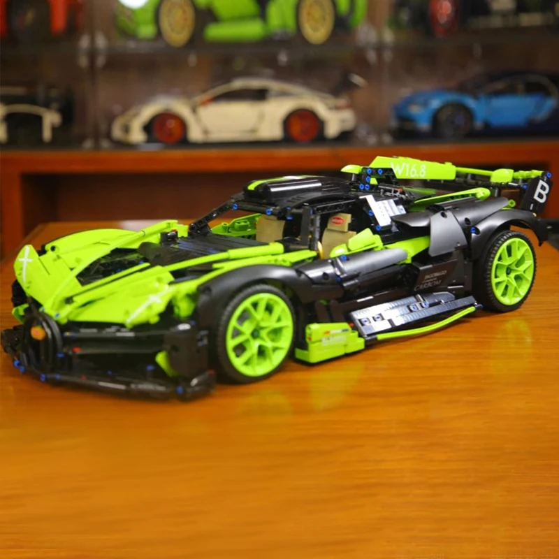 Высокотехнологичная модель спортивного автомобиля супергоночного