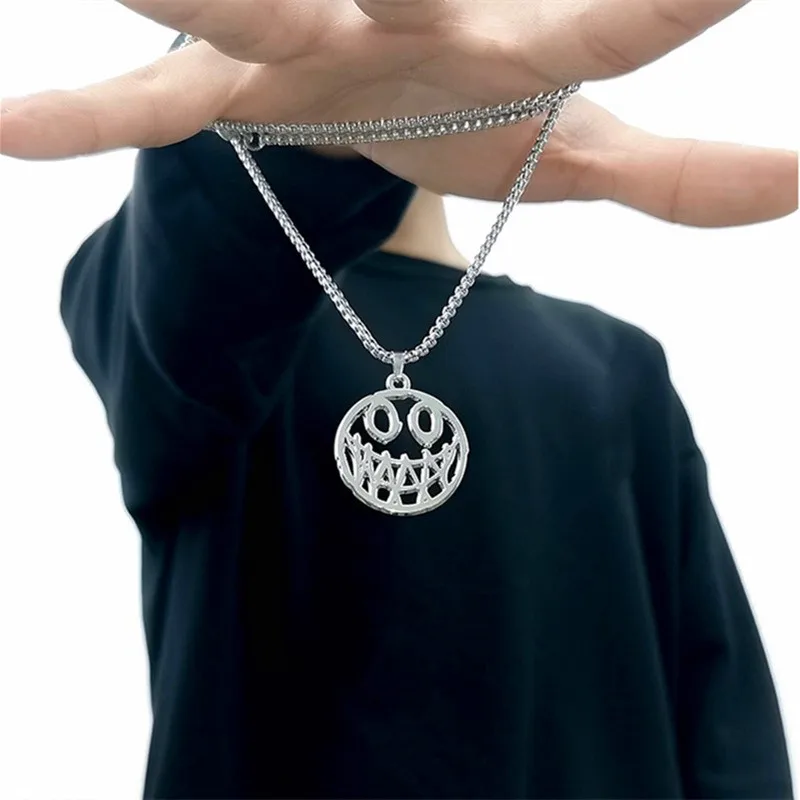

Корейское ожерелье в стиле хип-хоп с изображением злого смайлика, серебряная цепочка на свитер для мужчин и женщин, простые подвесные аксес...