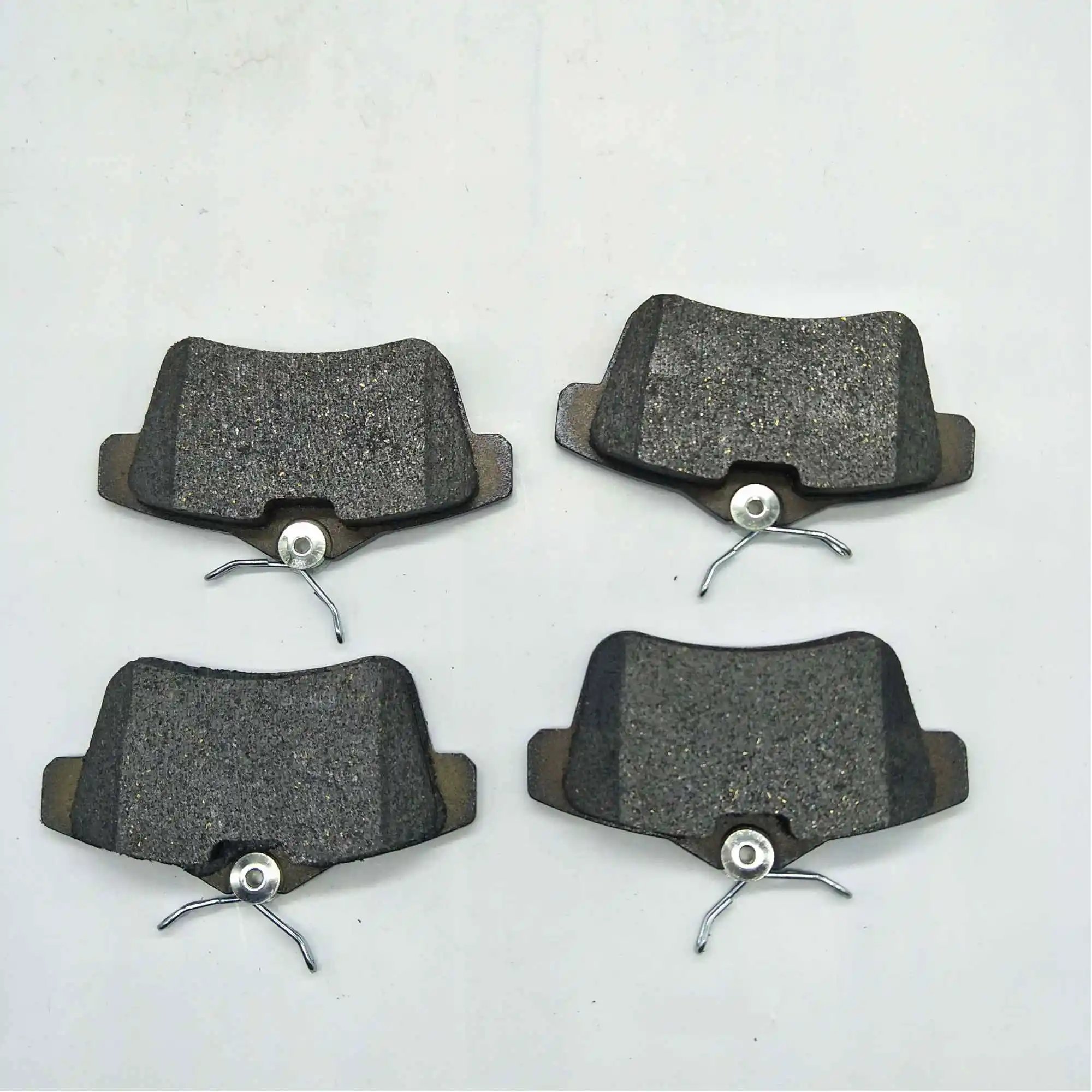 GD082/D1831-FDB4224 4 шт./компл. автомобильные тормозные колодки спереди и сзади