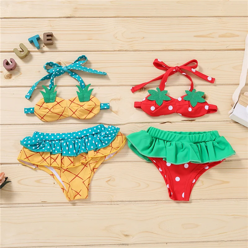 

2pcs Baby Girls Split Swimsuit,Summer Casual Cute Strawberry/Pineapple Shape Hanging Neck Suspender Top+Flouncing Shorts Set