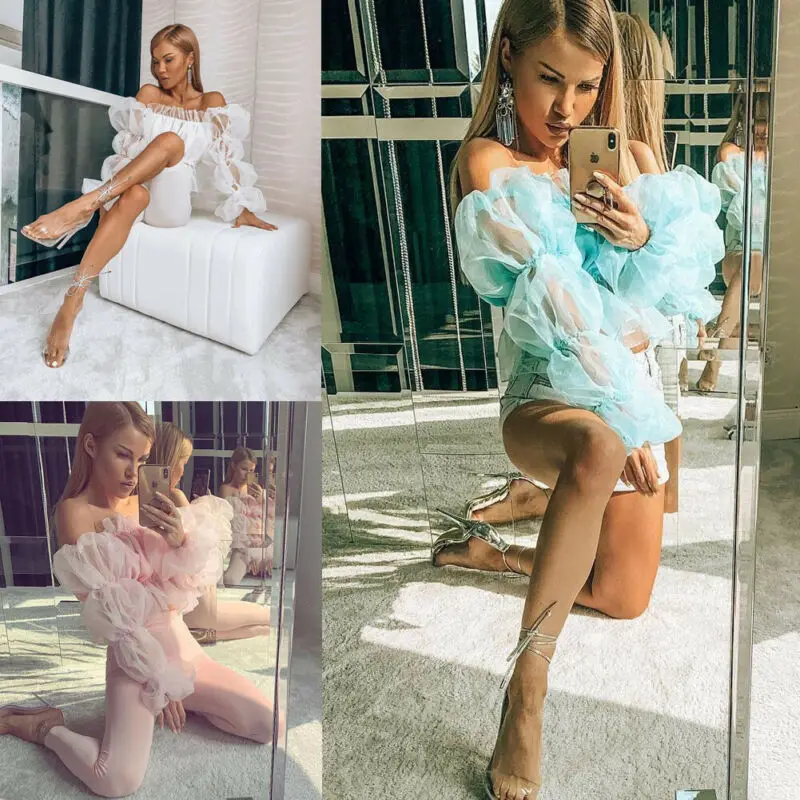 Женская блузка с открытыми плечами и оборками свободного покроя | одежда