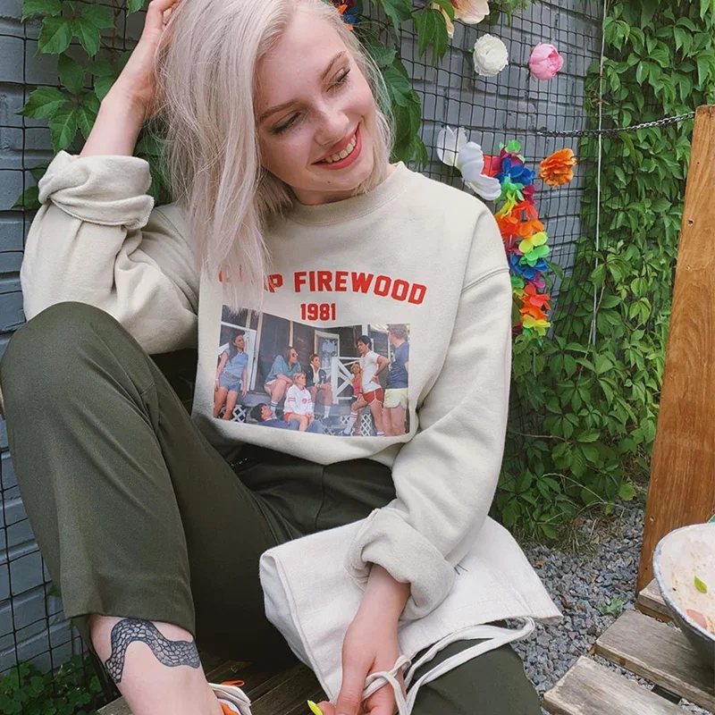 Женская флисовая толстовка с принтом спереди в бежевом цвете | одежда