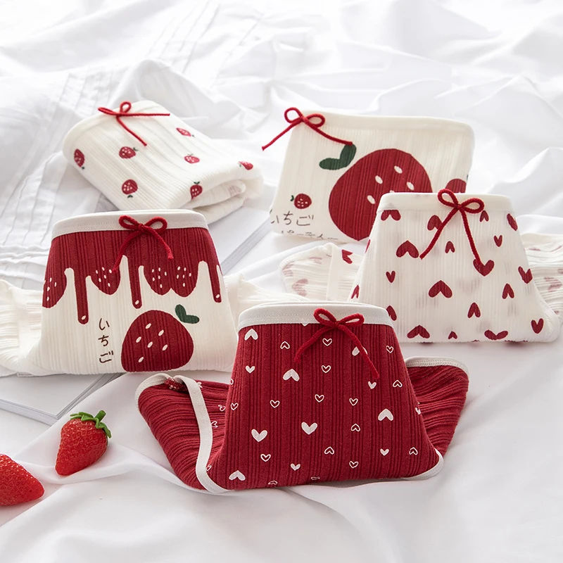 Трусики женские из мягкого хлопка с принтом клубничного сердца | Женская одежда