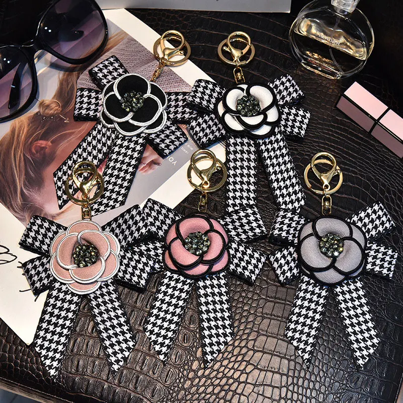 Черный белый брелок Стразы в форме сердца плюшевый для автомобильных ключей