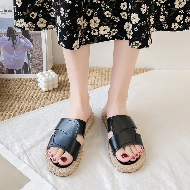 

Shoes Women Low Lady Female Slippers Luxury Slides Soft Girl 2021 Summer Beach Designer Flat Rome Fashion PU Basic Flat Shoes F