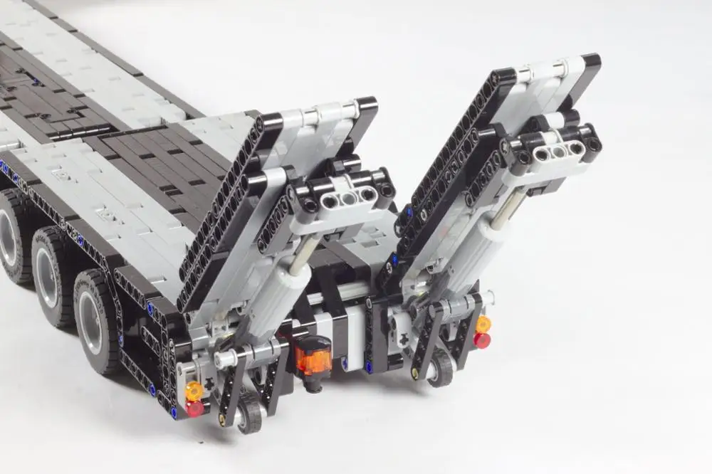 2021 High-Tech New MOC RC Power Mobile Building low loader with ramps Carriage Towing head Children's birthday gift | Игрушки и