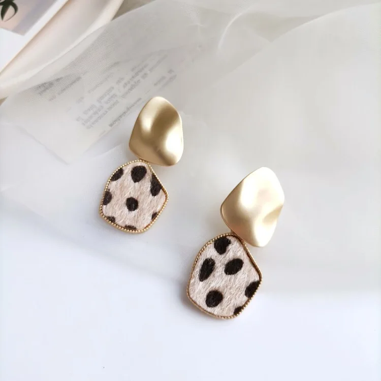 

Girafe Personality Irregular Geometry Leopard Print Earrings Matte Female Jewelry