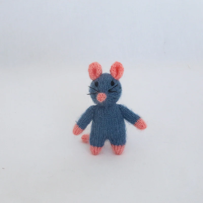 Пушистая игрушка-мышка вязаная кукла-ушанка для новорожденных игрушка-мигуруми