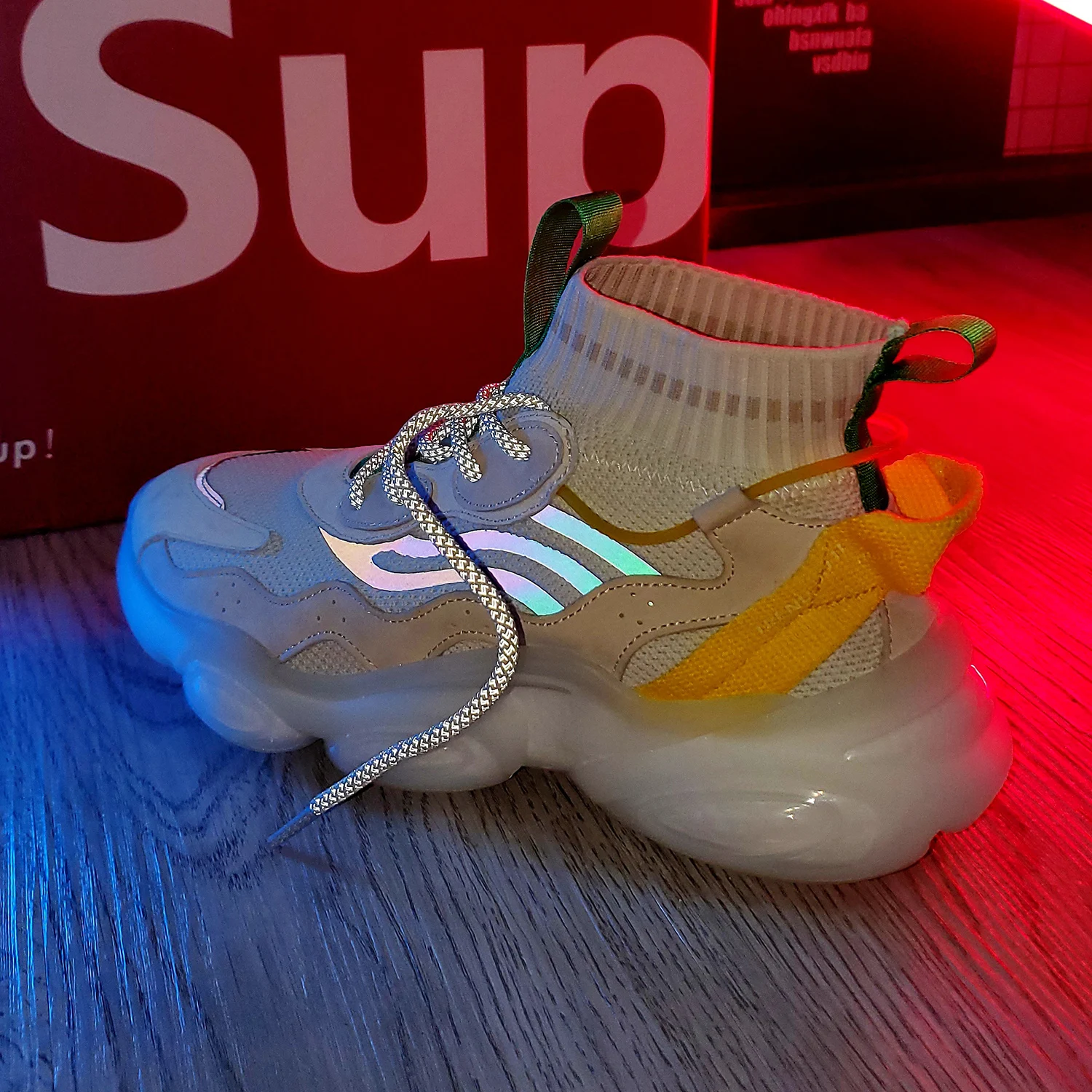 

2021 Luminous Adult Sports Shoes Mens Sneakers High Top Platform Fashion Male Running Shoes Walking Trainers Tennis Y146