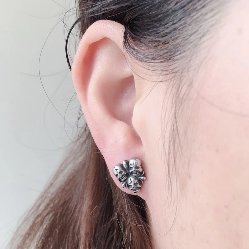 Уникальные серьги гвоздики в стиле панк рок с тремя черепами для мужчин и женщин