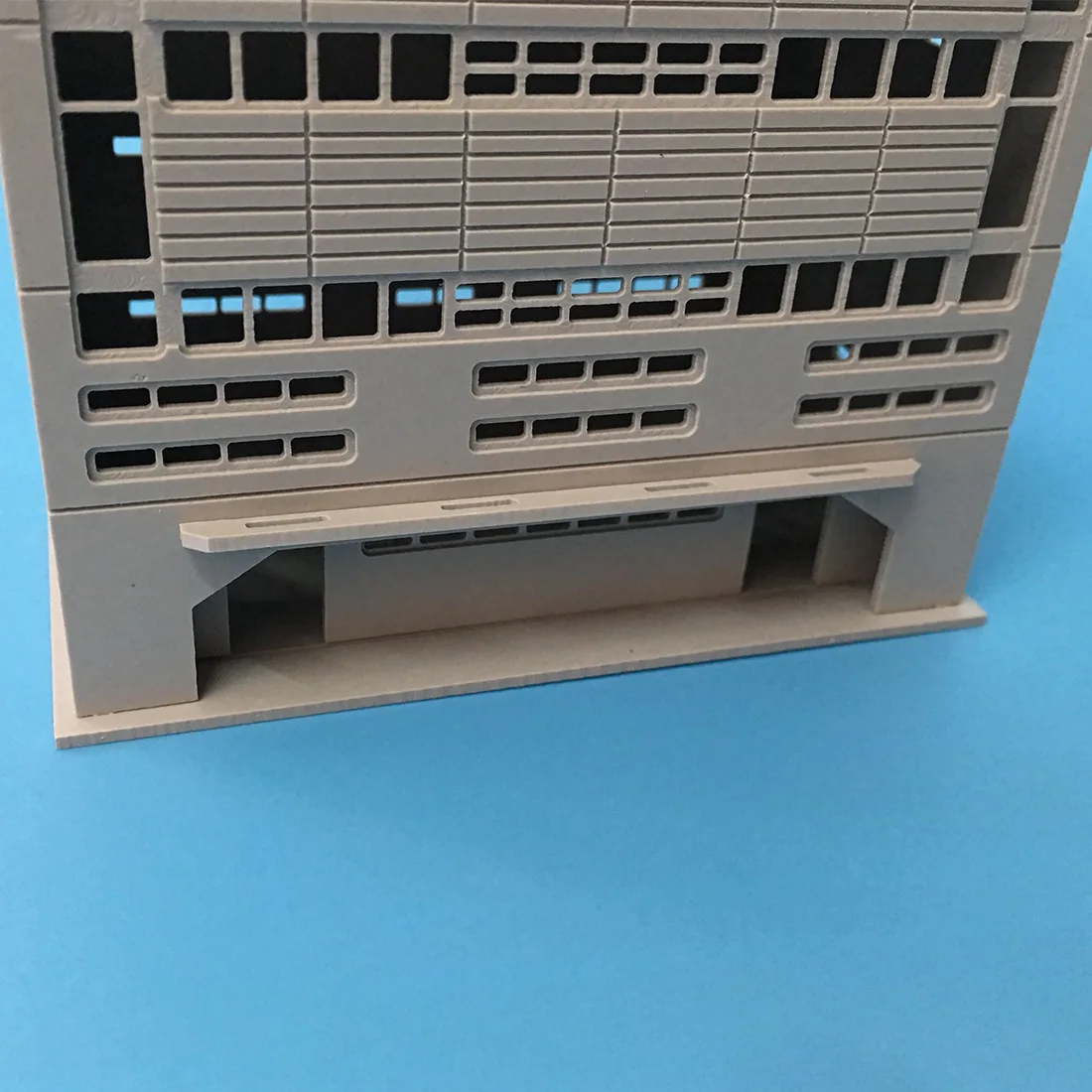 

New Hot 1Pcs 1:144 1:150 1:160 HO Scale Sand Table Decoration DIY Assembly Model Horizontal Stripes Building