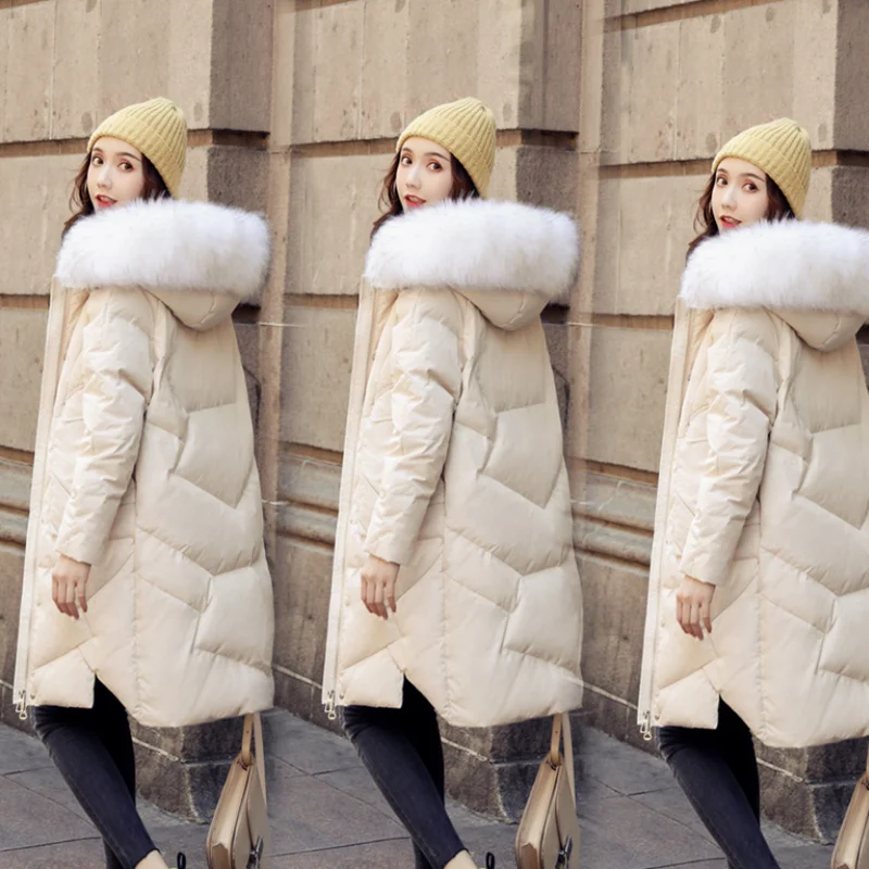 Новинка зимняя теплая куртка с капюшоном на утином пуху большим меховым