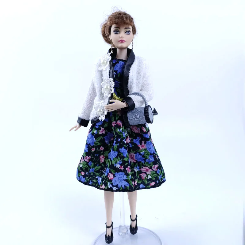 Элегантное белое пальто и платье Royalblue с цветочным рисунком в сельском стиле для