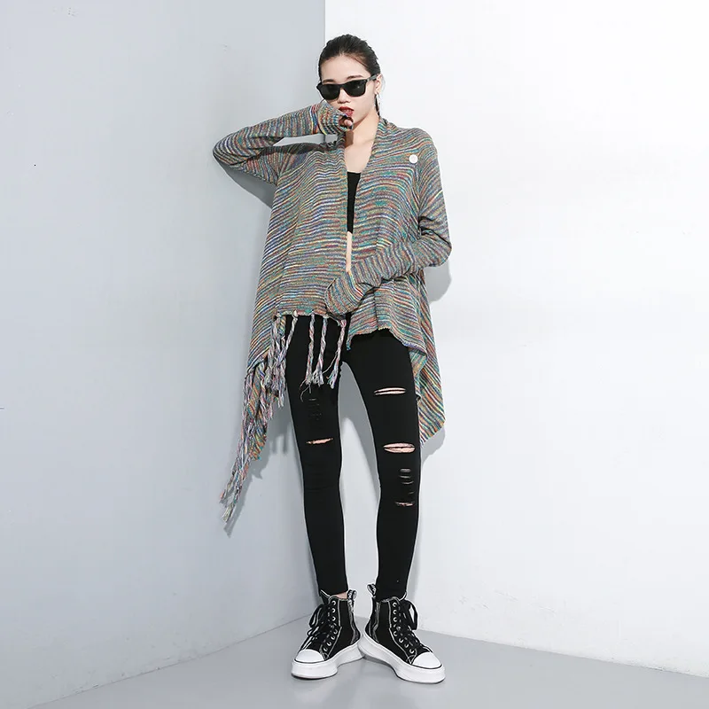 Женский вязаный кардиган LANMREM черный с длинными рукавами и кисточками модель PB731