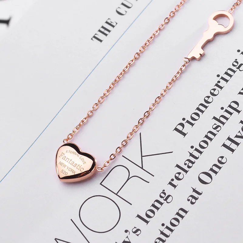 Ожерелье из титановой стали с ключицами в форме сердца не вызывает аллергию и