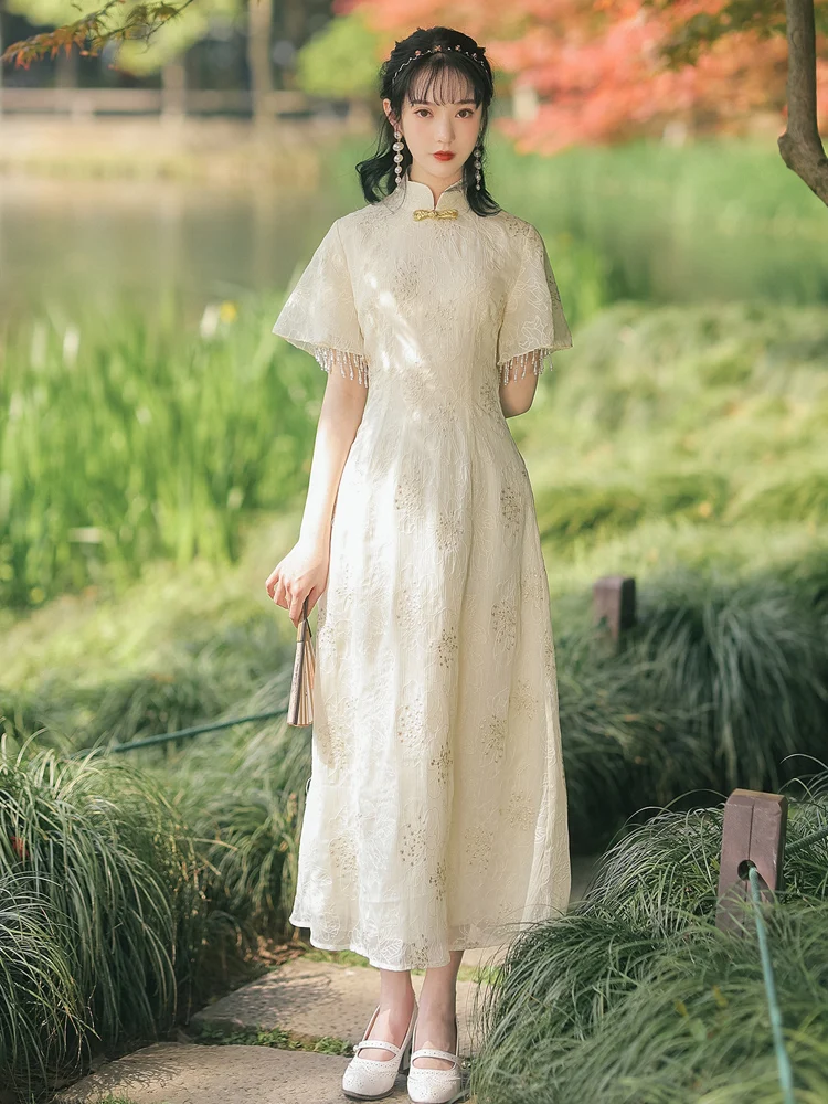 

Платье qipao с усовершенствованными бусинами для ногтей от Huai