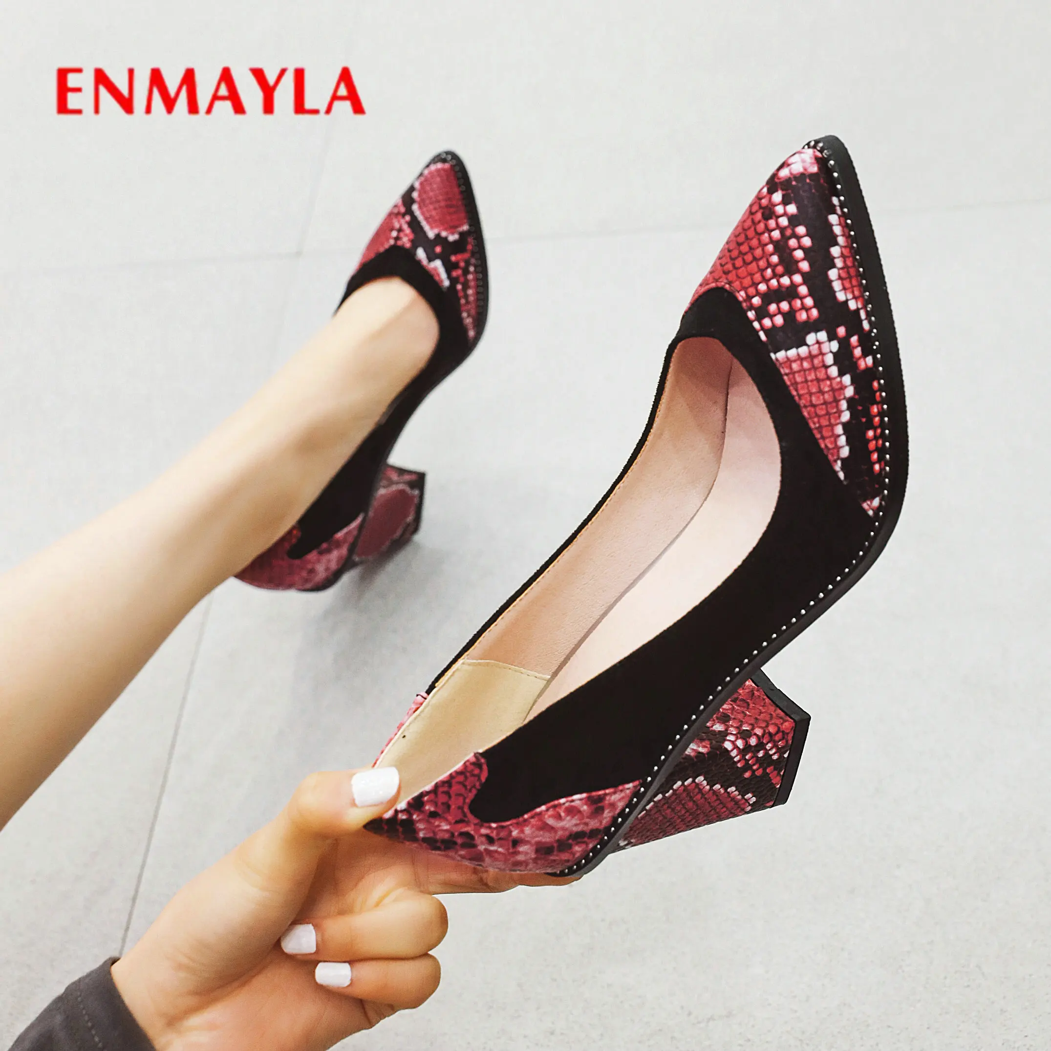 

ENMAYLA 2020 Party Slip-On Luxury Pointed Toe Womens Shoes String Bead Shoes Women Square Heel Serpentine Women Pumps 34-39