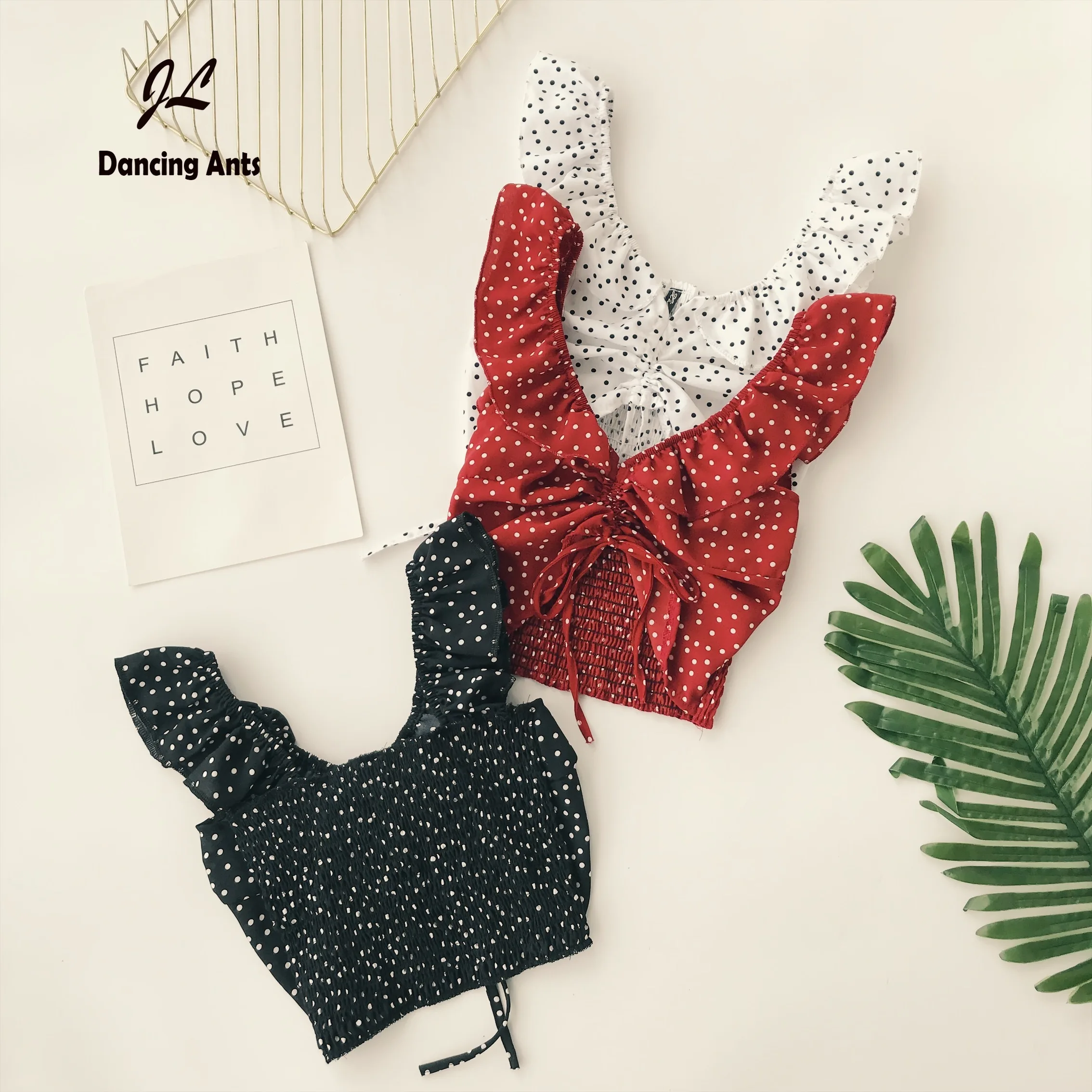 Женский жилет в горошек с V-образным вырезом | Женская одежда