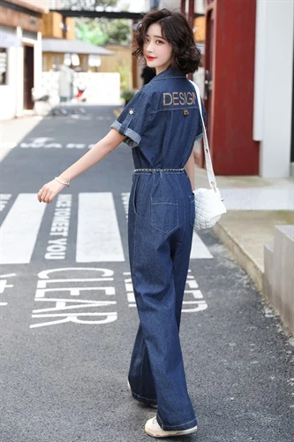 

New 2021 summer new simple temperament Lapel women's fashion personality chain decoration loose denim Jumpsuit