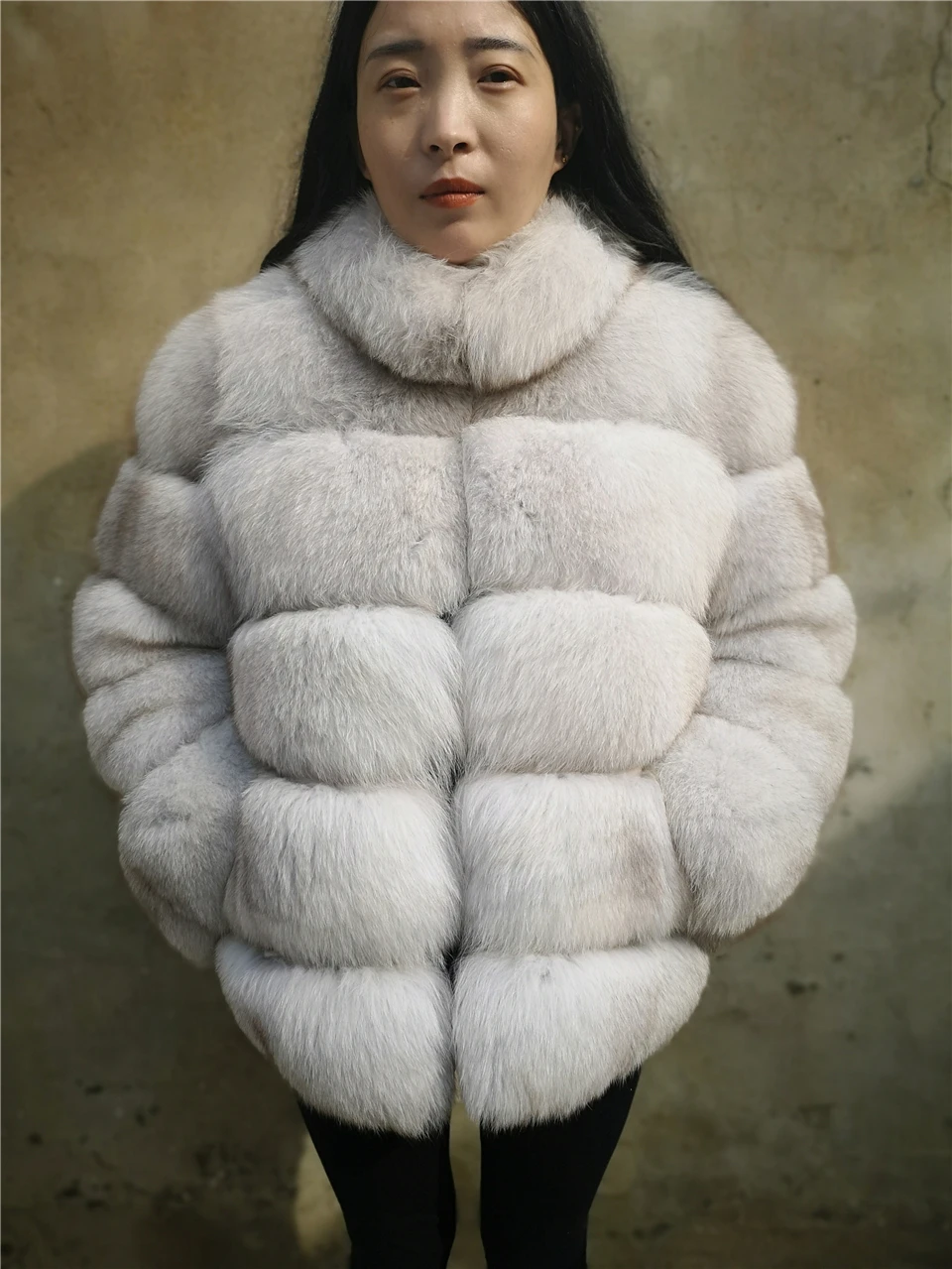 Женская шуба из натурального меха лисы зимняя с натуральным мехом большого