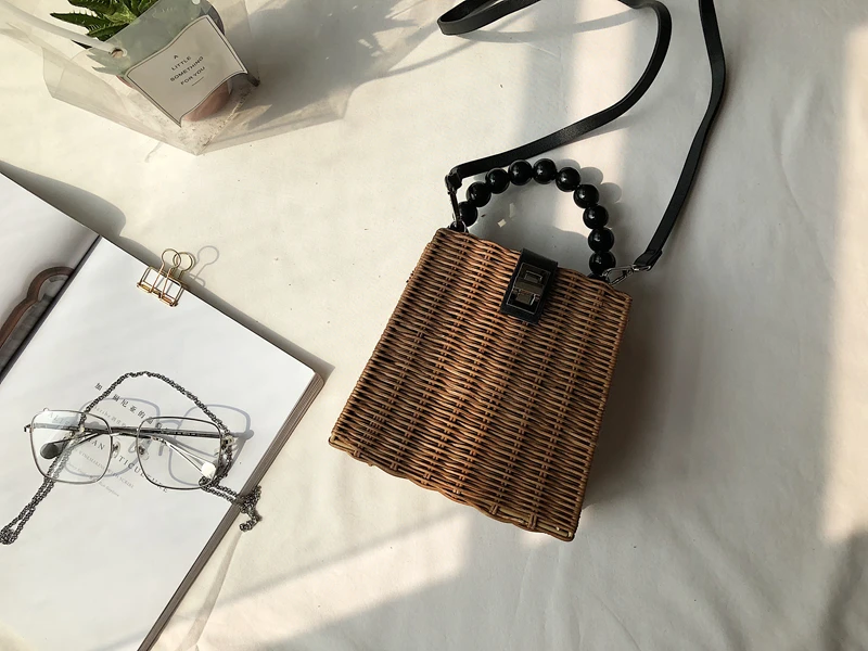 

Rattan Straw Beach Bags Women Beads Handle Square Box Bags z Brand Design Mini Weave Summer Shoulder Bags for Girls Flap