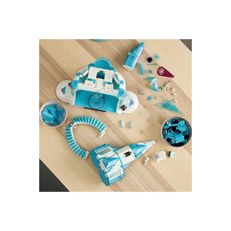 

Модель Ледяного Замка из конструктора «девочка принцесса принца» из аниме-коллекции 43197 года