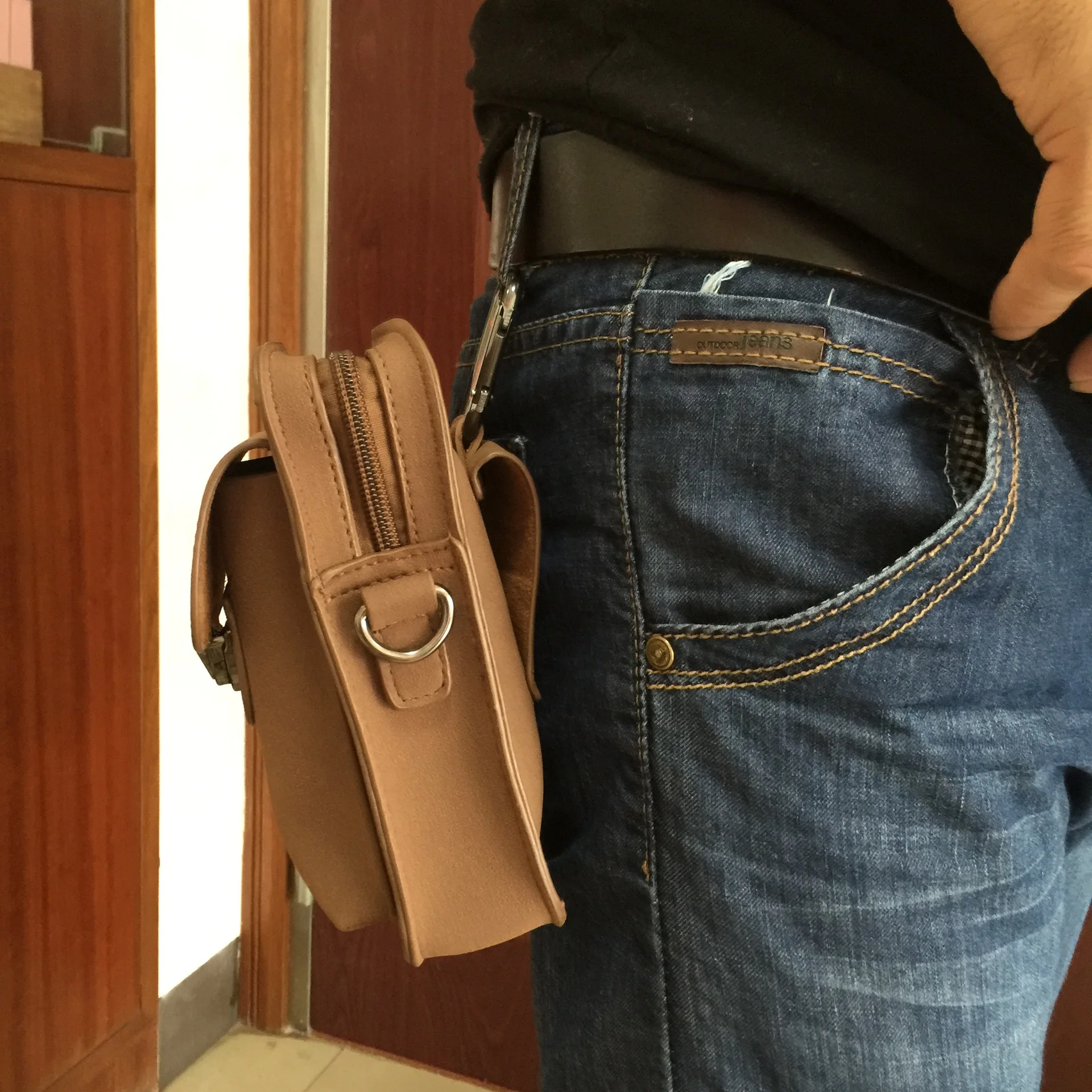 Универсальная мужская сумка-мессенджер с карманом для телефона сумка через