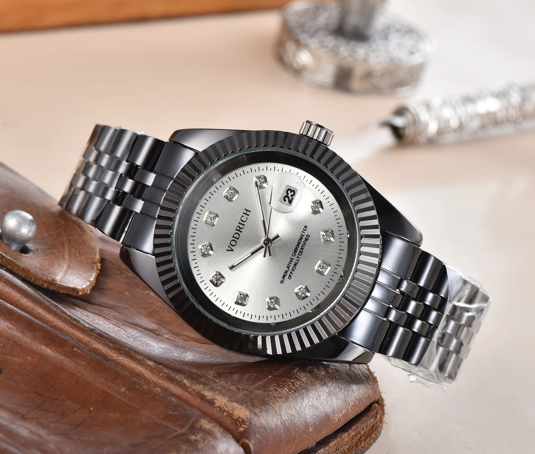 

2021 New VODRICH Brand luxury Diamond Black Silver Women Quartz Watch Fashion Alloy Quartz Watch For Men