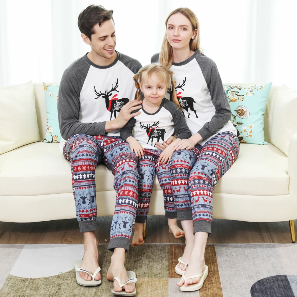 

Christmas Family Matching Pajamas Set Family Look Mother Daughter Father Baby Kids Sleepwear Mommy and Me Nightwear Clothes