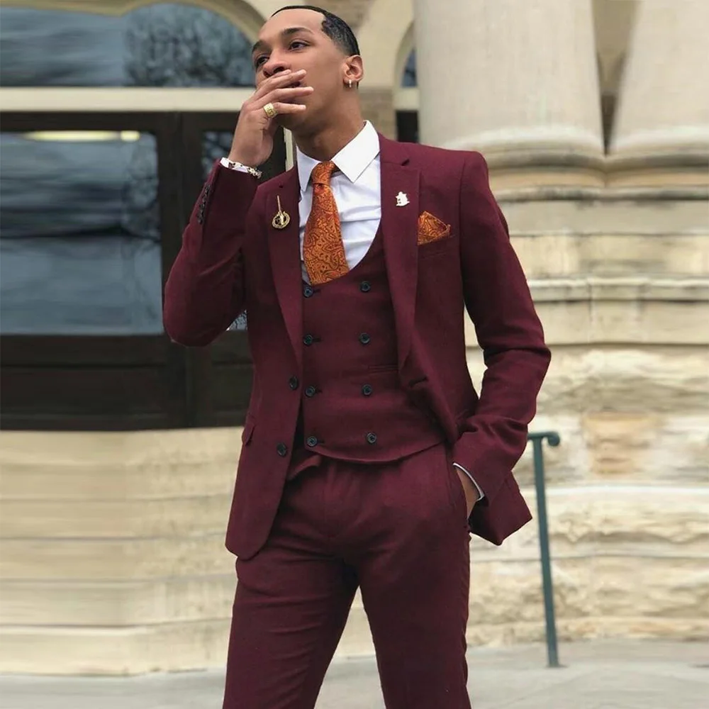 

2021 Burgundy Groom Tuxedos Notch Lapel Groomsman Wedding 3 Pieces Suit Men Business Prom Terno Masculino (Jacket+Pants+Vest)