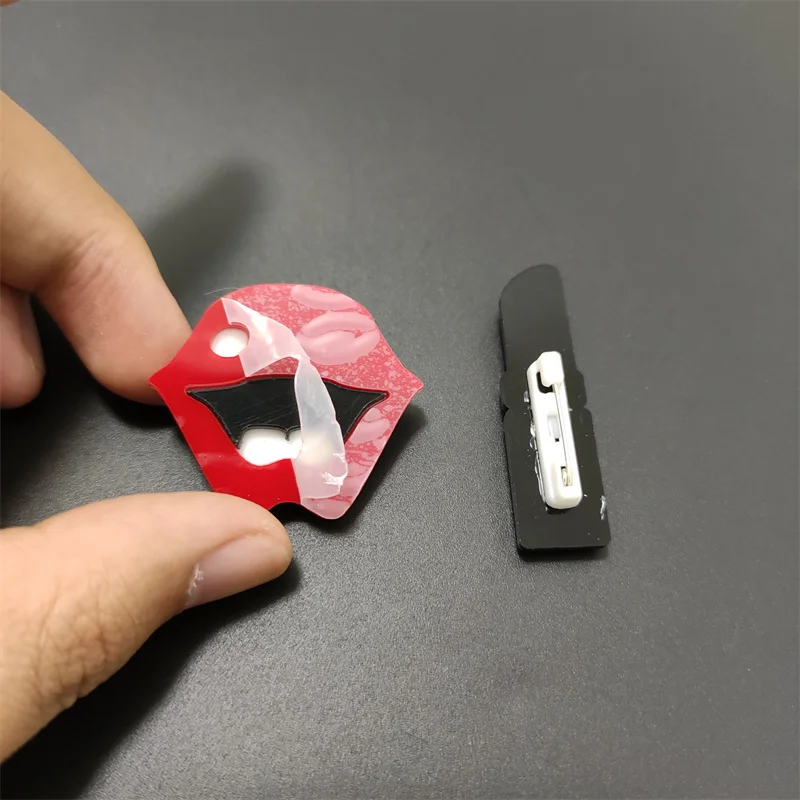 KUGUYS Модные Акриловые Украшения Женские золотые серебряные цветные броши в виде