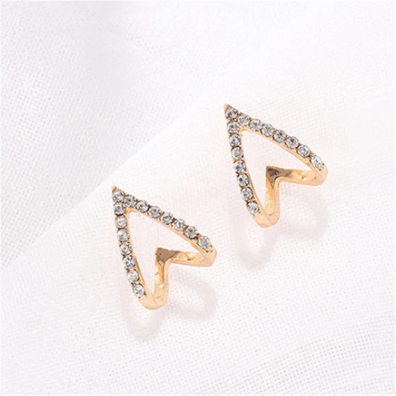 

Fashionable and Exquisite One Hundred Hollow Triangle Love Gold and Silver Women's Holiday Gifts Jewelry Wholesale