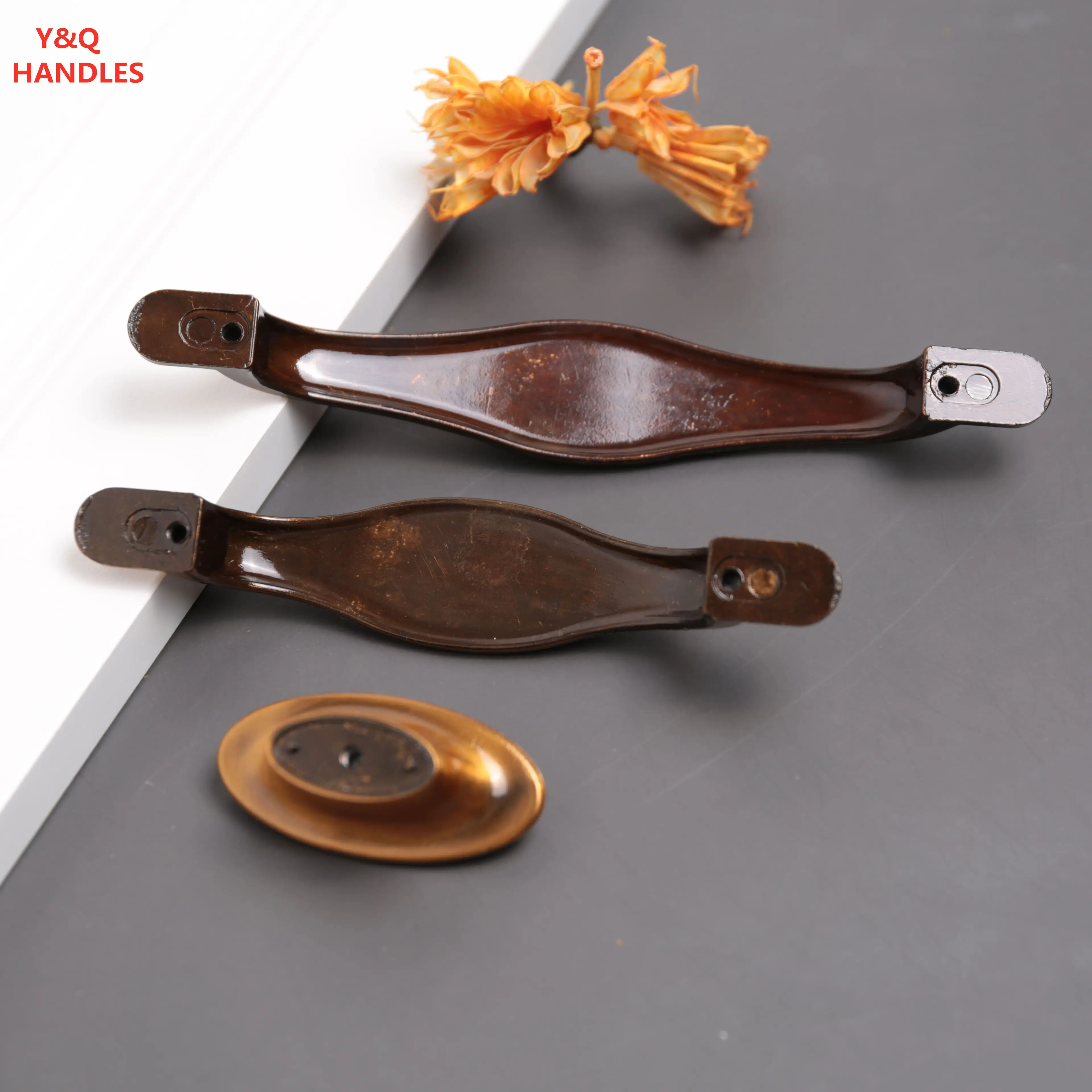 Ручки для шкафов Alumium кофейно-винный красного цвета