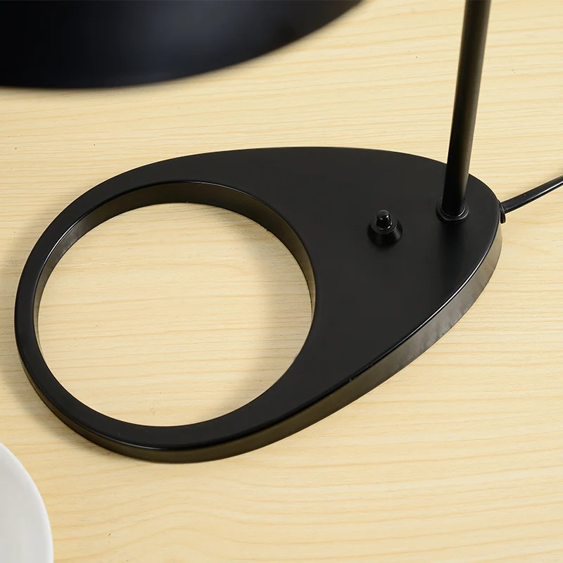 Современная настольная лампа белого и черного цвета классическая офисные