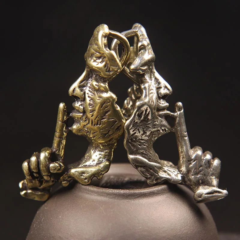 Латунный Современный модный беззвучный брелок с абстрактным персонажем фигурка