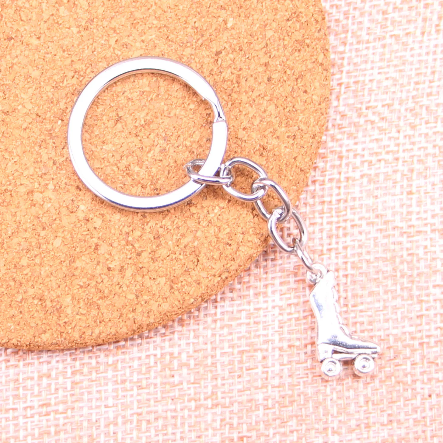 20 шт роликовые коньки брелок в форме обуви 20*11 мм Подвески автомобильный кольцо