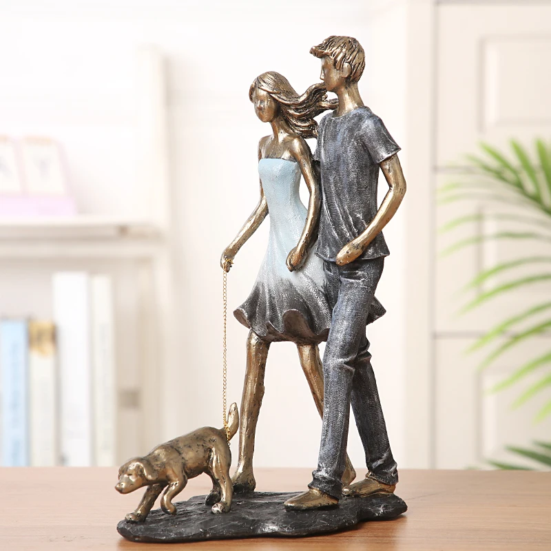 

Dog Walking Lovers Sculpture Resin Park Couple Statue Honey Hand in Hand Boyfriend Ornament Decor Craft Gift for Girlfriend