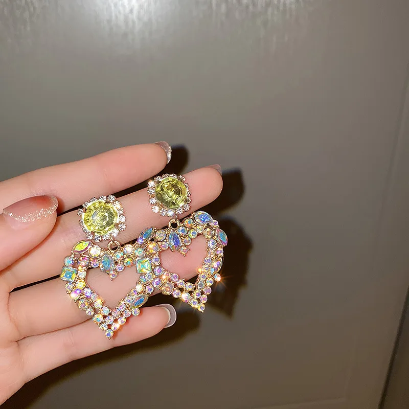 

Новинка 2021, красочные серьги-капли в форме сердца с кристаллами, корейские модные роскошные винтажные блестящие серьги Стразы для женщин, ю...