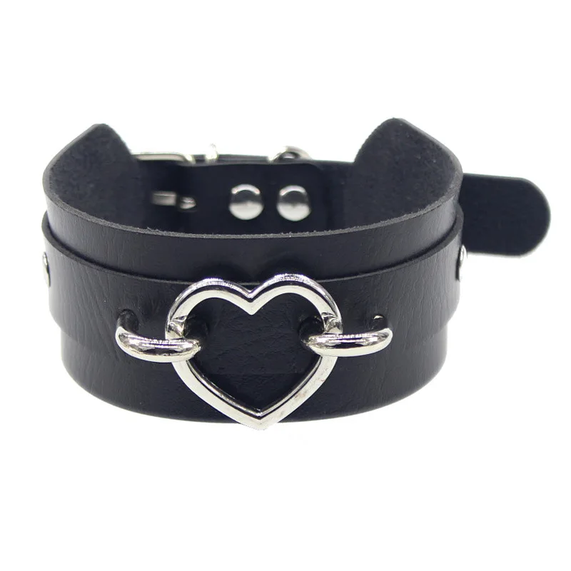 

YiJia Wholesale Sexy Goth Spike Choker Necklace with Heart Shape Hoop Pendant Adjustable PU Leather Fetish Jewelry Dropshipping